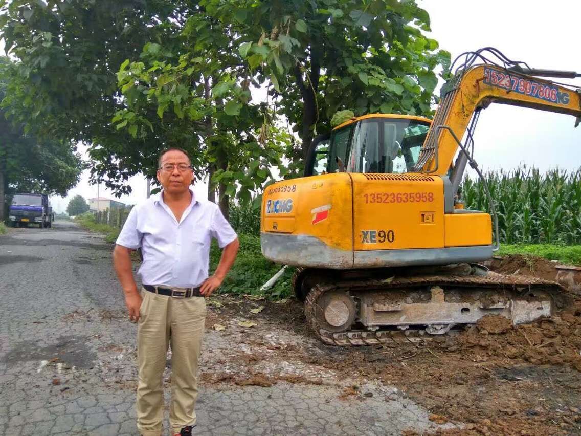 胜游官方网站挖机工作忙
