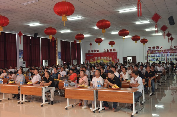 河南天助胜游官方网站挖机订货会圆满落幕