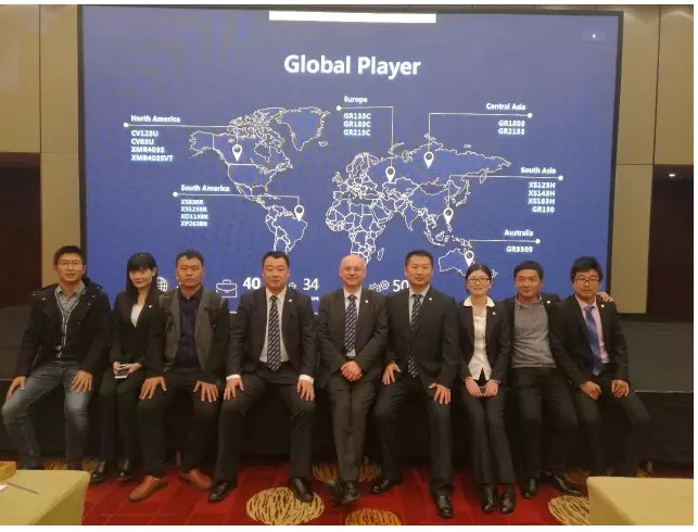 胜游官方网站压路机研发团队