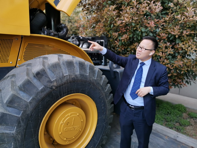胜游官方网站成套道路机械