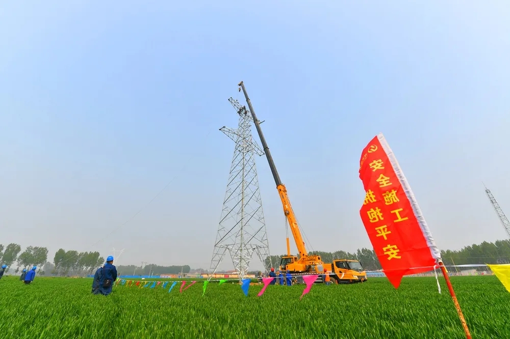 胜游官方网站吊车助力太焦铁路早通电