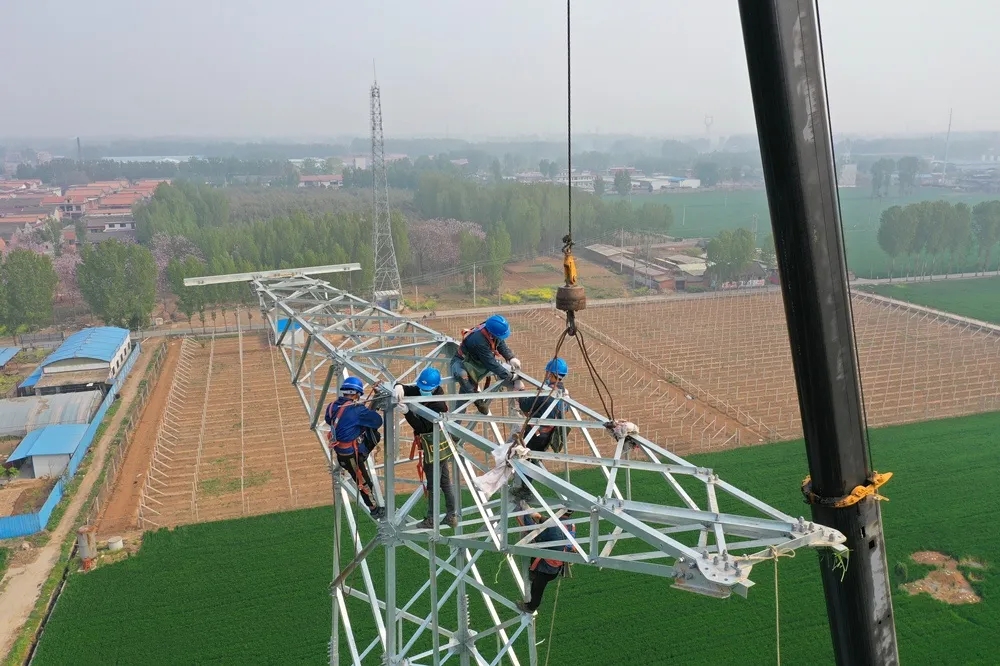 胜游官方网站吊车助力太焦铁路早通电