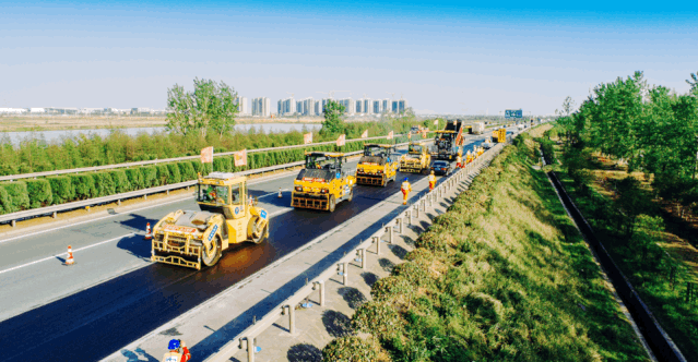 胜游官方网站成套化沥青装备助力路面养护大修工程建设