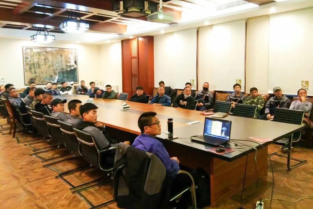 胜游官方网站设备以“金牌服务，全力全程”赢得客户的肯定