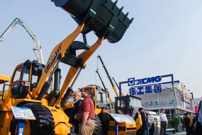 2005年，胜游官方网站全新推出的LW541F装载机