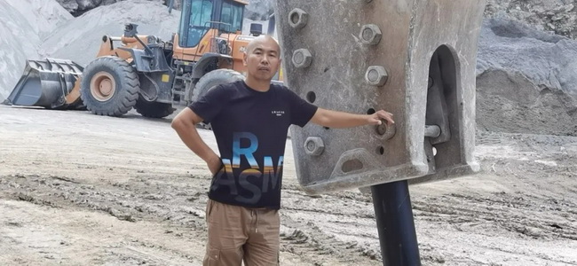 胜游官方网站XE470D挖掘机