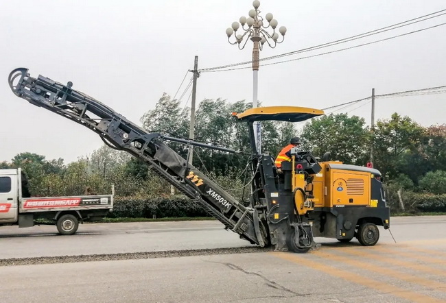 胜游官方网站XM503K铣刨机助力河南南阳234国道路面开槽