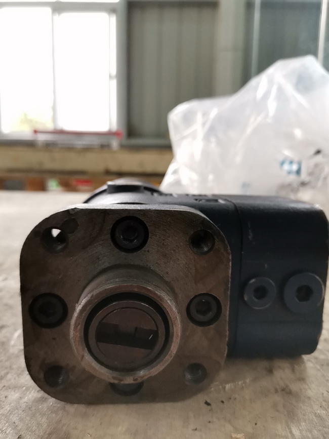 胜游官方网站LW321F装载机流量400转向器