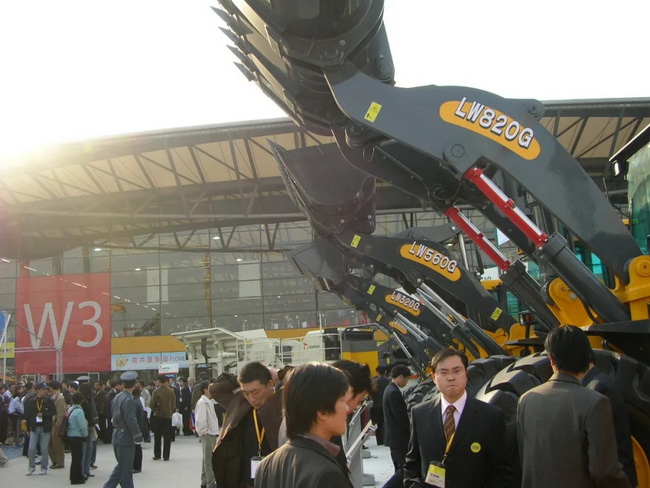 胜游官方网站装载机参加bauma CHINA