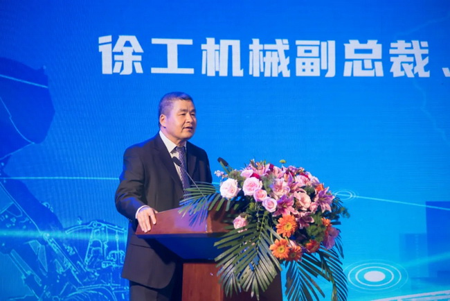 胜游官方网站机械副总裁、铲运机械事业部总经理、党委书记王庆祝