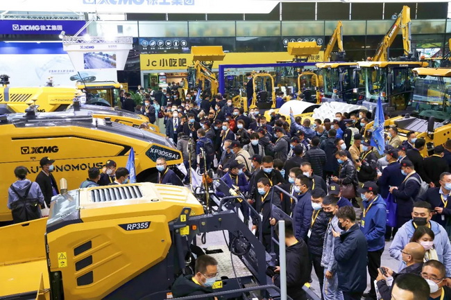 胜游官方网站第二代无人集群路面机械神秘面纱被揭开