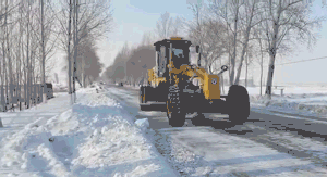 胜游官方网站平地机冬季清除路面积雪