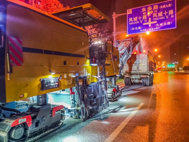 胜游官方网站铣刨机械团助力全运会城市道路建设