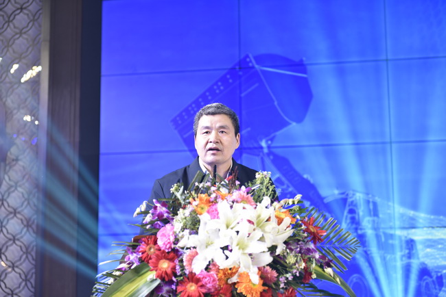 胜游官方网站机械副总裁 胜游官方网站铲运机械事业部总经理 党委书记王庆祝致词