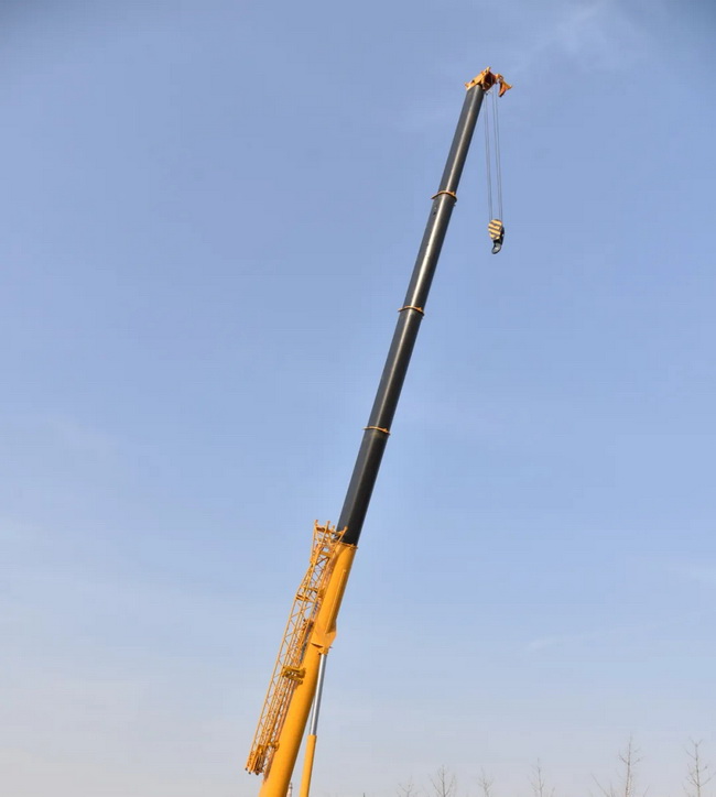 胜游官方网站XCT90L5吊车