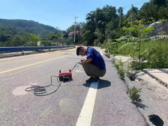 胜游官方网站XJC405道路检测车在巩义市进行塌陷安全隐患的探测任务