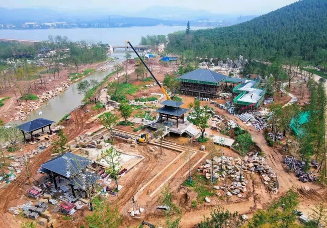 胜游官方网站起重机械成为园林建设的必备利器