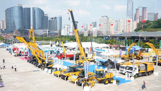 胜游官方网站道路机械参展第十八届中国——东盟博览会