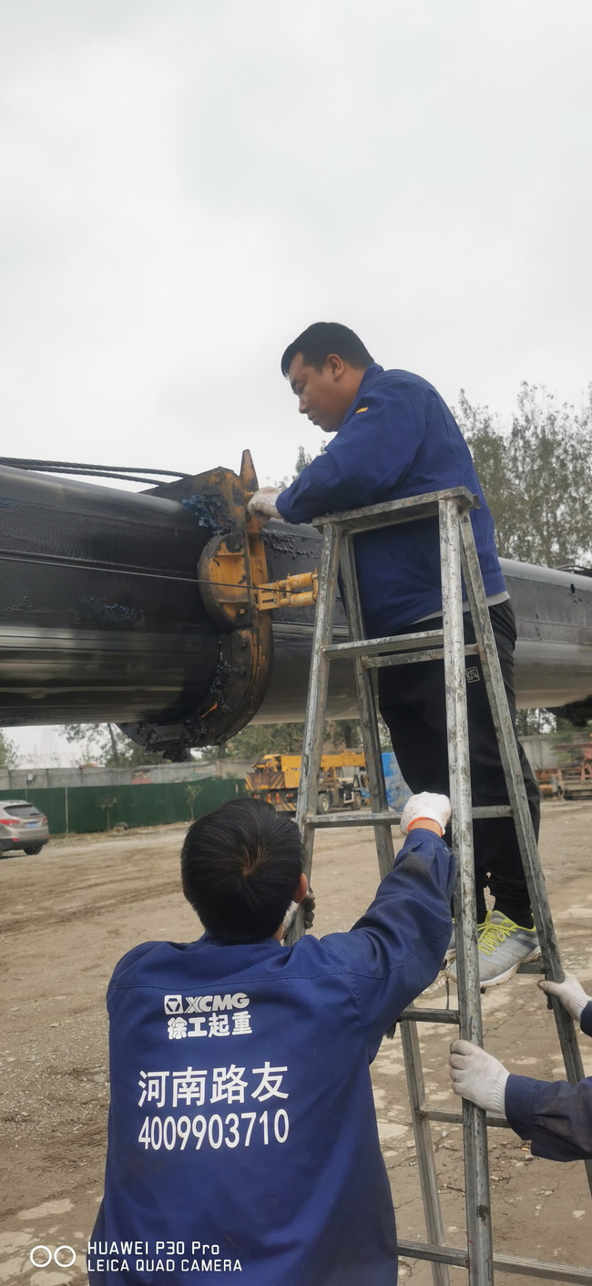 河南路友胜游官方网站起重机维修师傅