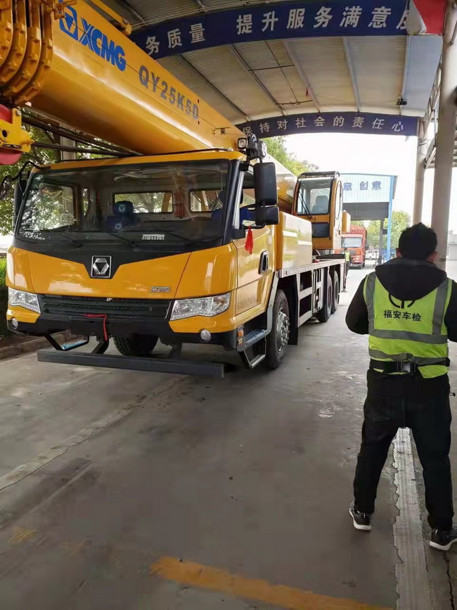 舞钢神州重工喜提胜游官方网站QY25K5D－2起重机