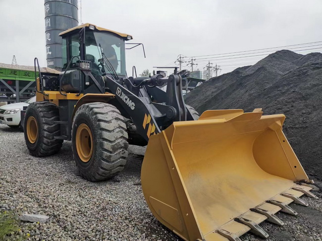 胜游官方网站LW500FV Super装载机批量交付郑州建工集团