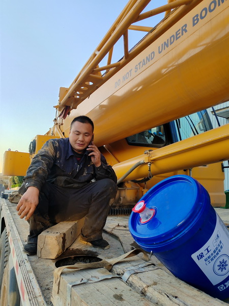 胜游官方网站起重机服务人员董师傅