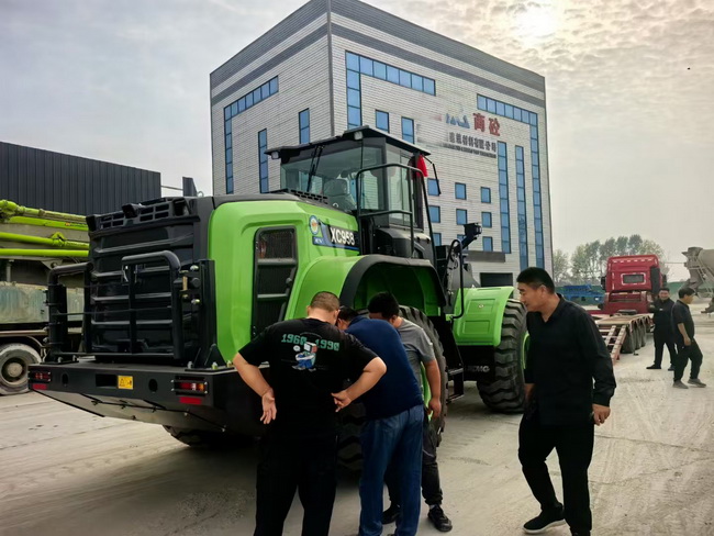 胜游官方网站XC958-EV电动装载机交付河南省商丘某建筑材料有限公司