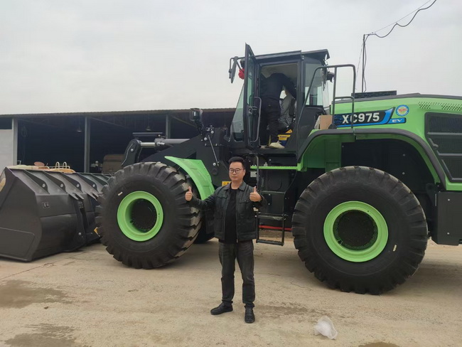 胜游官方网站XC975-EV纯电动装载机交付信阳客户